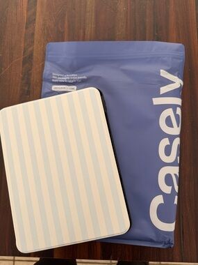 Striped White and Light Blue Tablet Sleeve 10.9in just didn’t fit my iPad